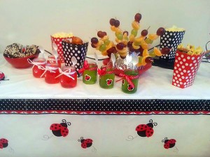 Boružėlių gimtadienis: vaišių stalas
