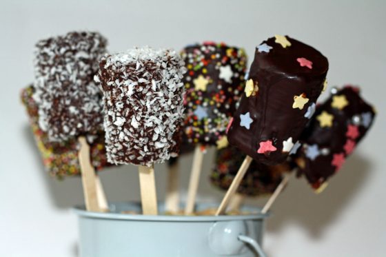 bananai šokolade pavaduoja cake popsus