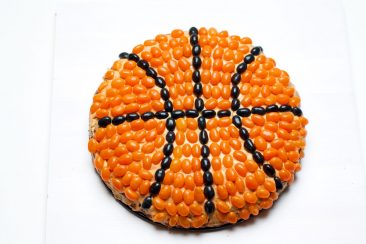tortas krepšinio kamuolys