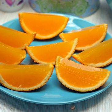 natūralių apelsinų sulčių želė skiltelėse
