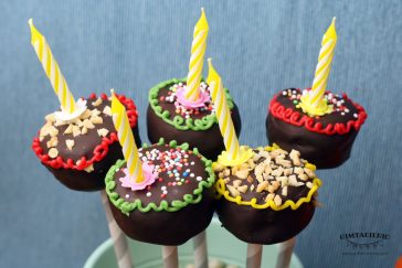greitai pagaminami cake popsai gimtadieniui arba mini tortukai ant pagaliuko