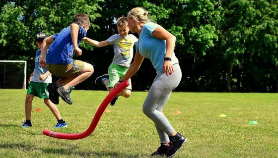 sportiškas vaiko gimtadienis lauke