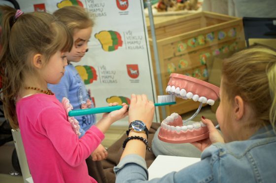edukacija darželinukams sveikata dantukai dantų priežiūra